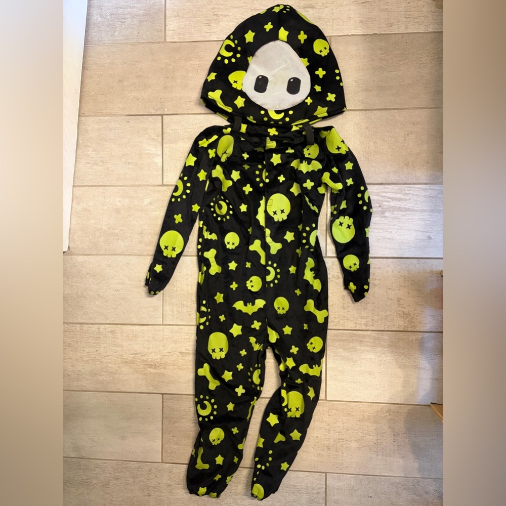 Fall Guys glow in the dark costume